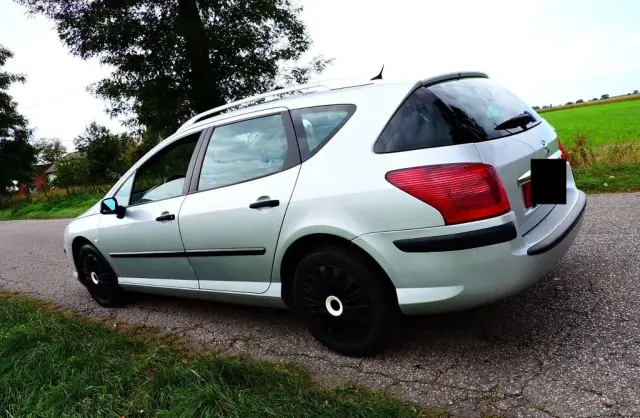 PEUGEOT 407 