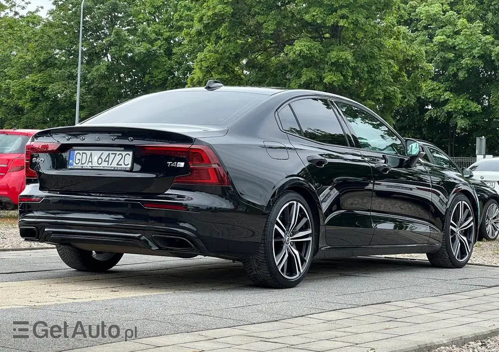 VOLVO S60 T4 R-Design