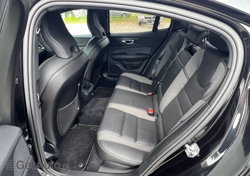 VOLVO S60 T4 R-Design