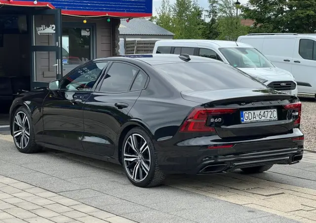 VOLVO S60 T4 R-Design