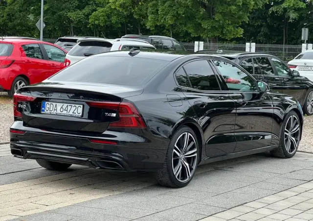 VOLVO S60 T4 R-Design