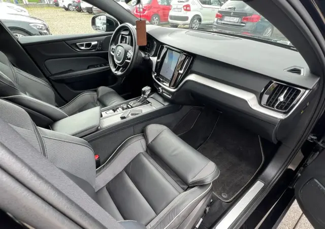 VOLVO S60 T4 R-Design