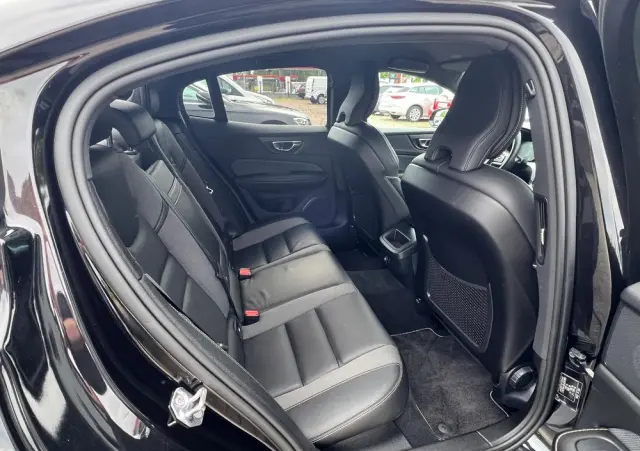 VOLVO S60 T4 R-Design