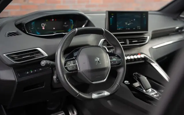 PEUGEOT 3008 1.6 PureTech Hybrid4 PHEV GT Pack S&S EAT8