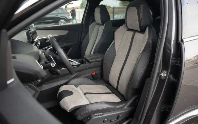 PEUGEOT 3008 1.6 PureTech Hybrid4 PHEV GT Pack S&S EAT8