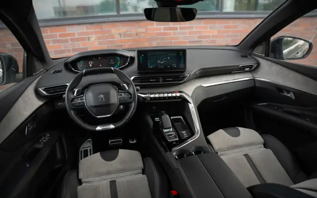 PEUGEOT 3008 1.6 PureTech Hybrid4 PHEV GT Pack S&S EAT8