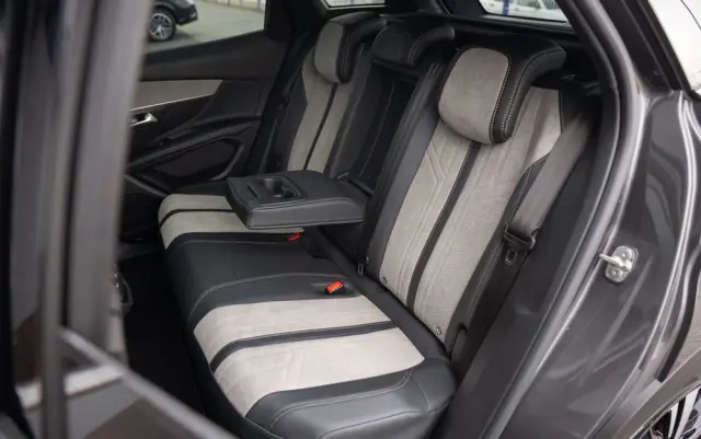 PEUGEOT 3008 1.6 PureTech Hybrid4 PHEV GT Pack S&S EAT8