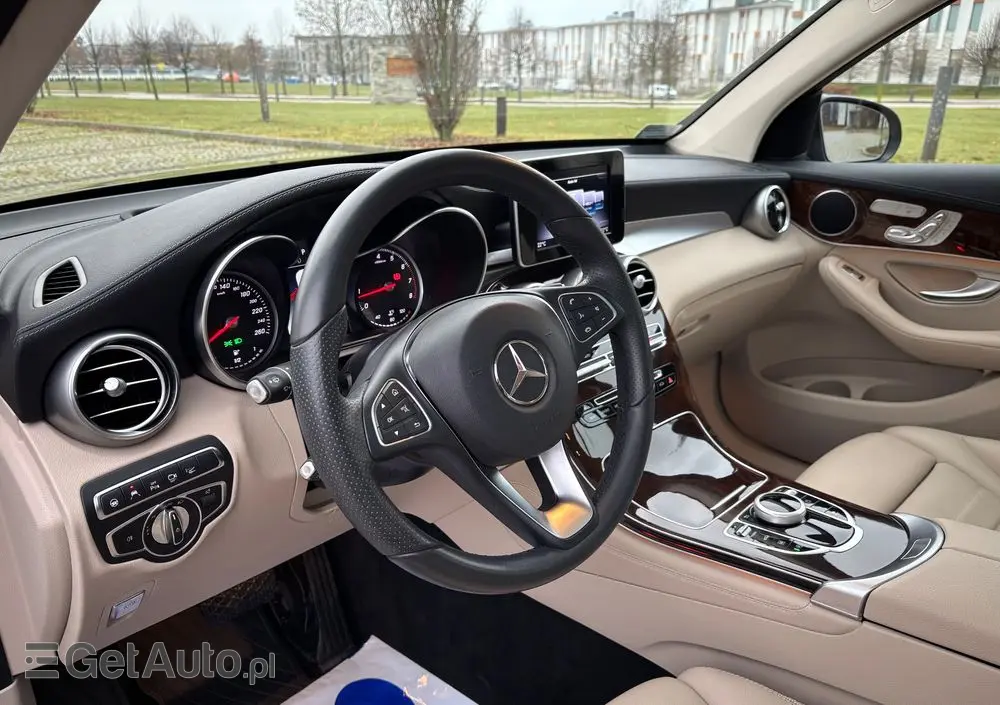 MERCEDES-BENZ GLC 