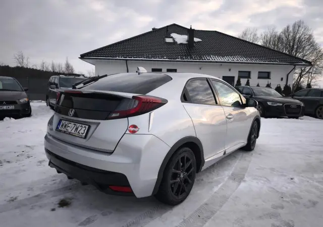 HONDA Civic 1.8 i-VTEC Sport