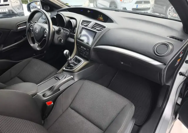 HONDA Civic 1.8 i-VTEC Sport