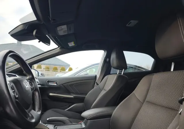 HONDA Civic 1.8 i-VTEC Sport