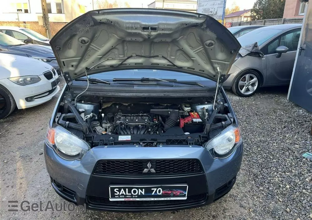 MITSUBISHI Colt 