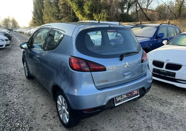 MITSUBISHI Colt 