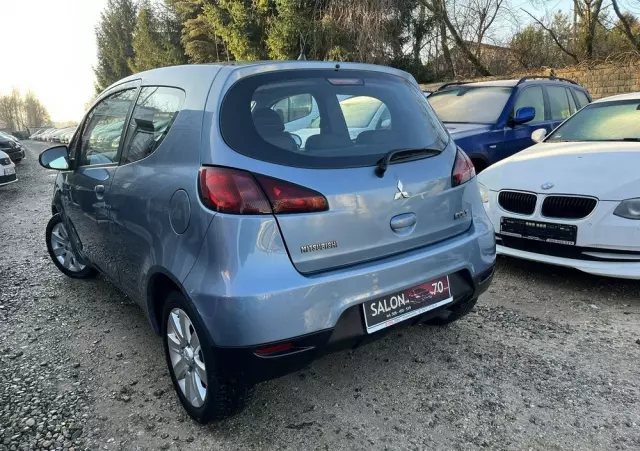 MITSUBISHI Colt 