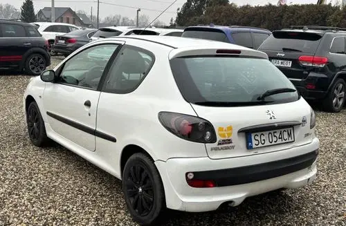 PEUGEOT 206+ 