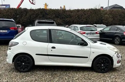 PEUGEOT 206+ 
