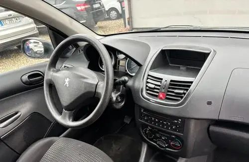PEUGEOT 206+ 