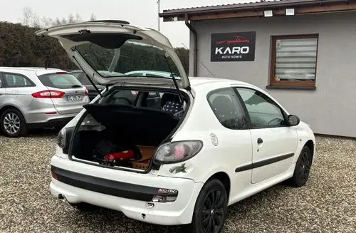 PEUGEOT 206+ 