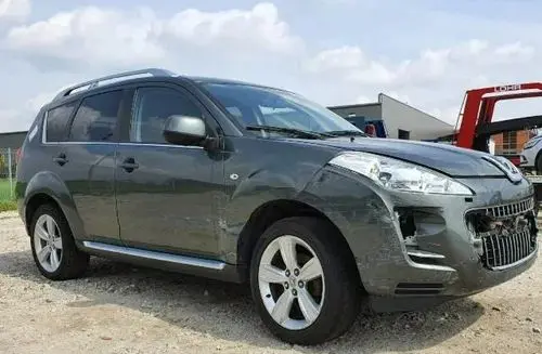 PEUGEOT 4007 