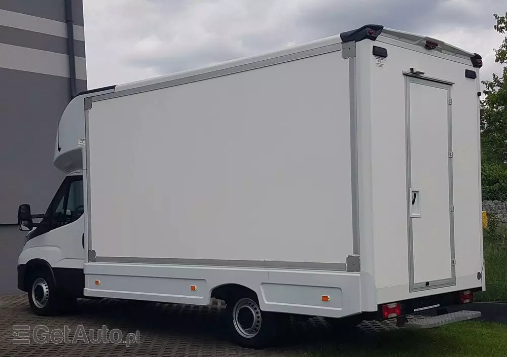 IVECO DAILY KONTENER NISKOPODŁOGOWY 4,43x2,23x2,42 SKLEP FOODTRUCK BAR KLIMA KONIOWÓZ KAMPER 
