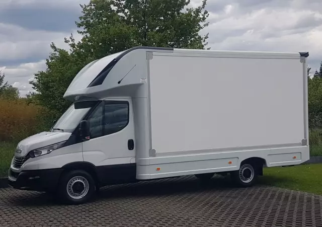 IVECO DAILY KONTENER NISKOPODŁOGOWY 4,43x2,23x2,42 SKLEP FOODTRUCK BAR KLIMA KONIOWÓZ KAMPER 