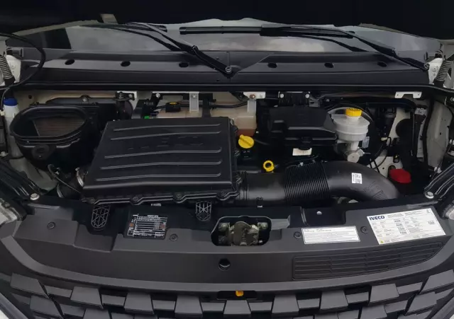 IVECO DAILY KONTENER NISKOPODŁOGOWY 4,43x2,23x2,42 SKLEP FOODTRUCK BAR KLIMA KONIOWÓZ KAMPER 