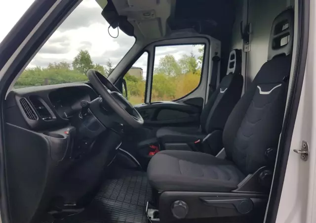 IVECO DAILY KONTENER NISKOPODŁOGOWY 4,43x2,23x2,42 SKLEP FOODTRUCK BAR KLIMA KONIOWÓZ KAMPER 