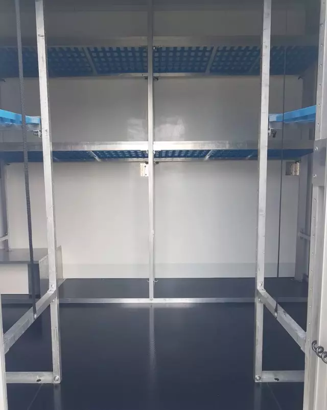 IVECO DAILY KONTENER NISKOPODŁOGOWY 4,43x2,23x2,42 SKLEP FOODTRUCK BAR KLIMA KONIOWÓZ KAMPER 