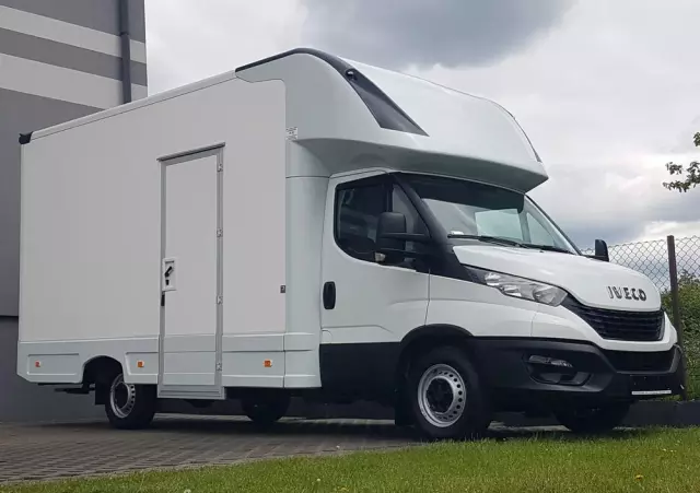 IVECO DAILY KONTENER NISKOPODŁOGOWY 4,43x2,23x2,42 SKLEP FOODTRUCK BAR KLIMA KONIOWÓZ KAMPER 