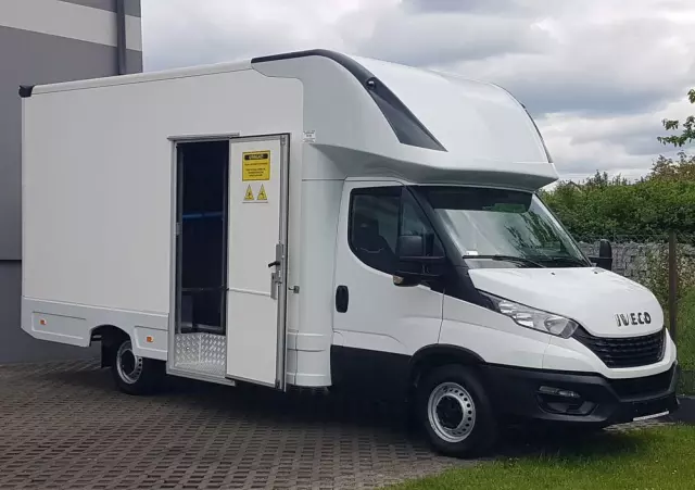 IVECO DAILY KONTENER NISKOPODŁOGOWY 4,43x2,23x2,42 SKLEP FOODTRUCK BAR KLIMA KONIOWÓZ KAMPER 