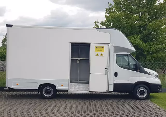 IVECO DAILY KONTENER NISKOPODŁOGOWY 4,43x2,23x2,42 SKLEP FOODTRUCK BAR KLIMA KONIOWÓZ KAMPER 