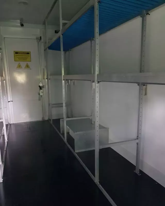 IVECO DAILY KONTENER NISKOPODŁOGOWY 4,43x2,23x2,42 SKLEP FOODTRUCK BAR KLIMA KONIOWÓZ KAMPER 