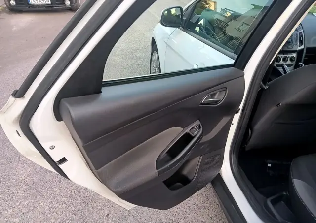 FORD Focus 1.6 TDCi DPF Start-Stopp-System Trend