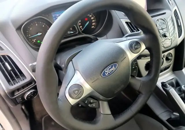 FORD Focus 1.6 TDCi DPF Start-Stopp-System Trend