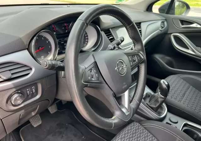 OPEL Astra 1.4 Turbo Edition