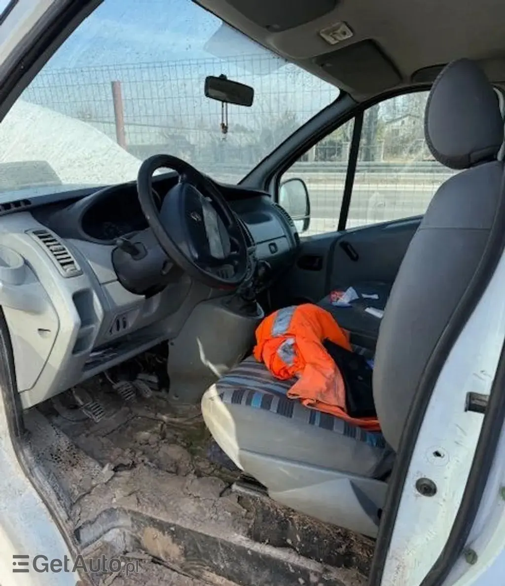 RENAULT Trafic 
