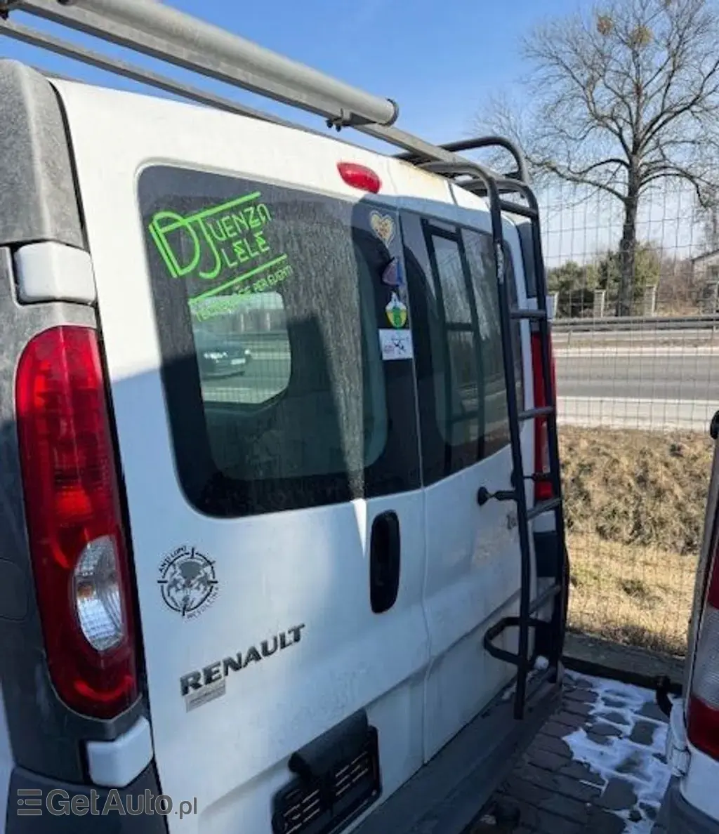 RENAULT Trafic 