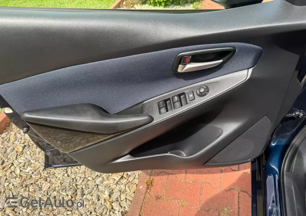 MAZDA 2 SKYACTIV-G 90 Red Edition