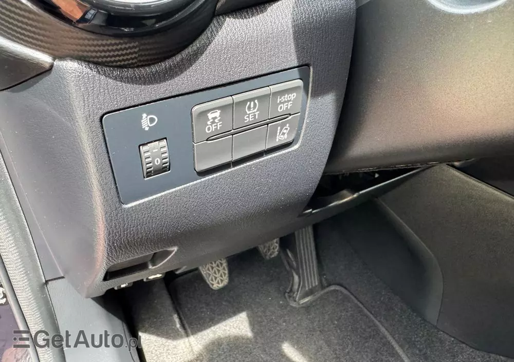 MAZDA 2 SKYACTIV-G 90 Red Edition