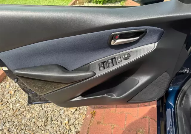 MAZDA 2 SKYACTIV-G 90 Red Edition