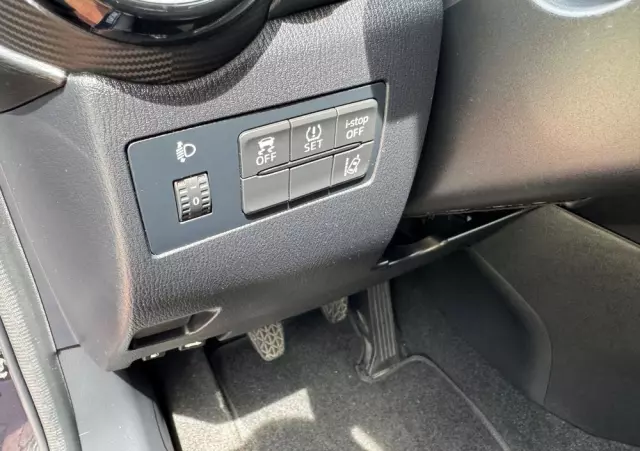 MAZDA 2 SKYACTIV-G 90 Red Edition