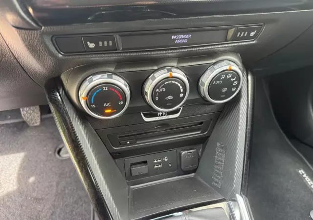 MAZDA 2 SKYACTIV-G 90 Red Edition