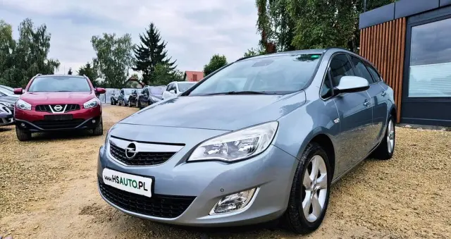 OPEL Astra IV 1.4 T Cosmo