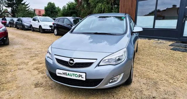 OPEL Astra IV 1.4 T Cosmo