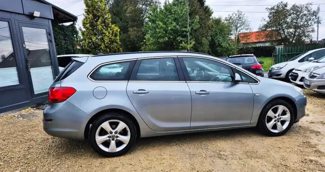 OPEL Astra IV 1.4 T Cosmo