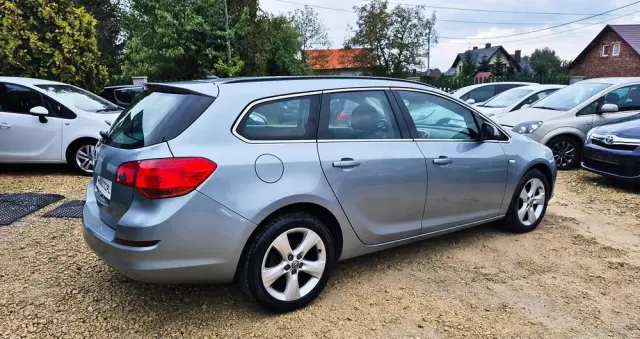OPEL Astra IV 1.4 T Cosmo