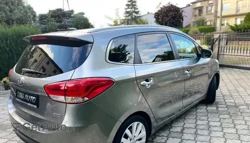 KIA Carens 