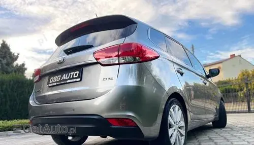 KIA Carens 