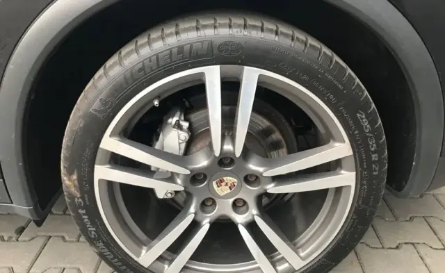 PORSCHE Cayenne 