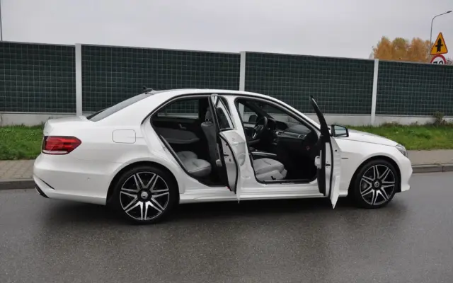 MERCEDES-BENZ Klasa E 350 BlueTEC 4-Matic Avantgarde